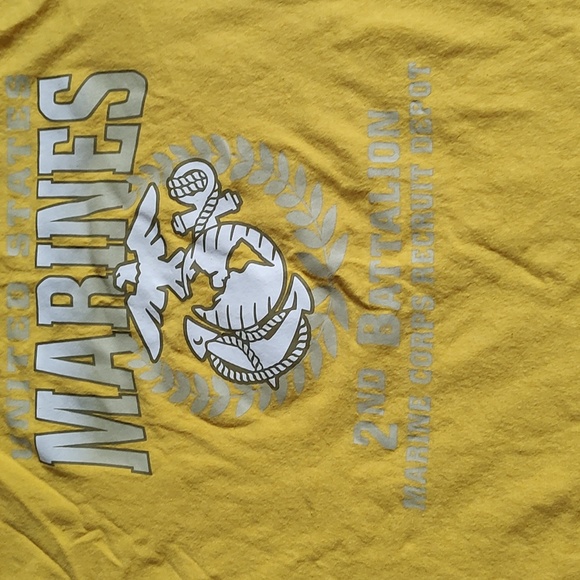 United States Marine 2nd Battalion Marine Corp Recruit Depot Yellow T-Shirt M - Picture 2 of 9